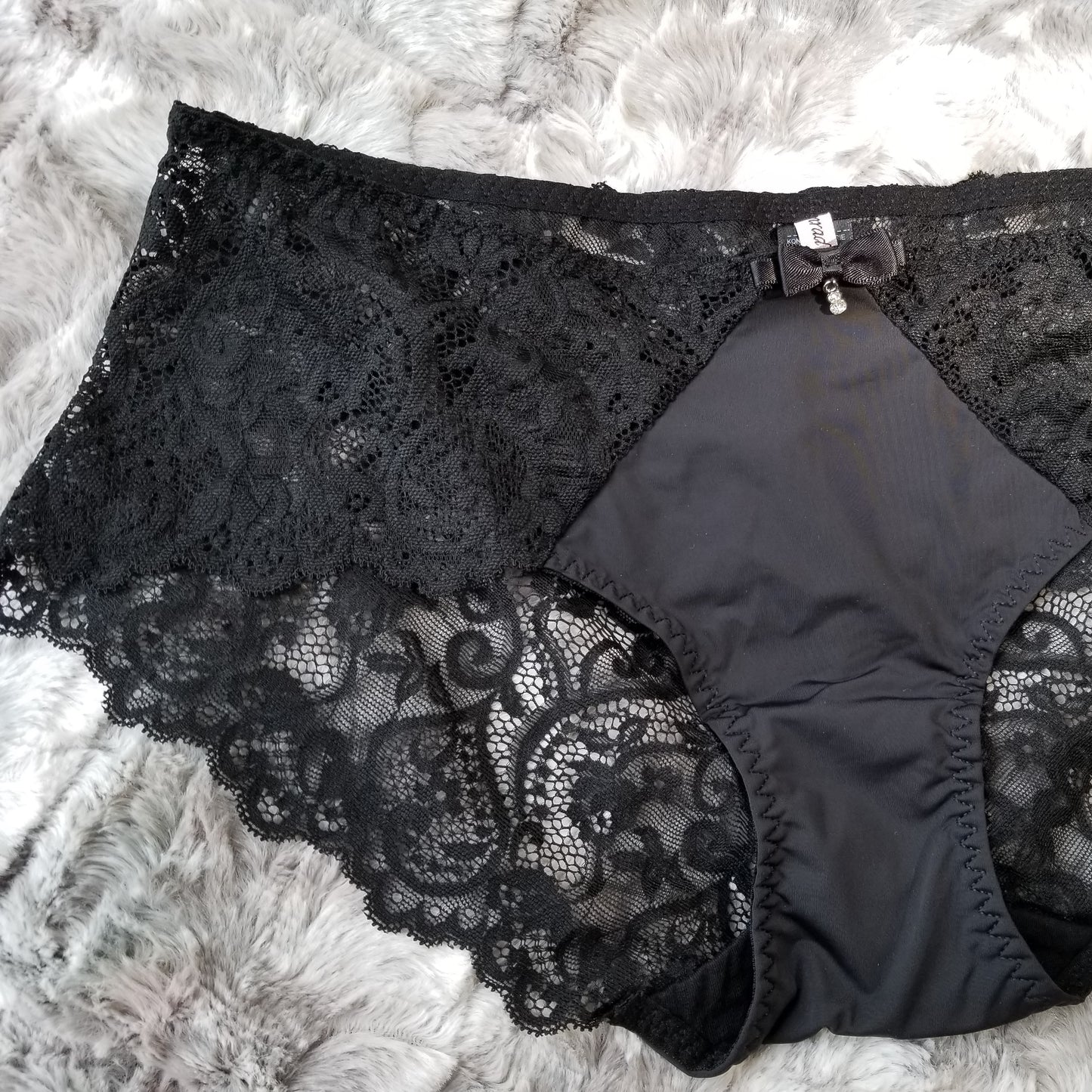 Chloe Laced Hipsters Panties Black