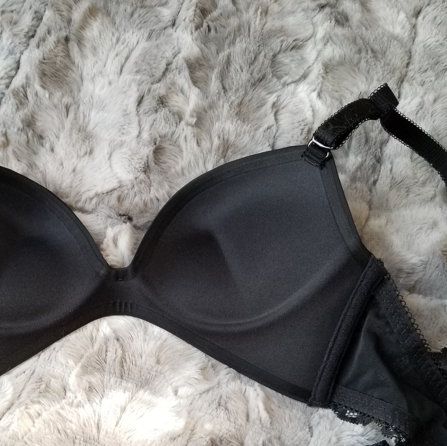 Chloe Wireless Molded Push Up Bra Black Smooth